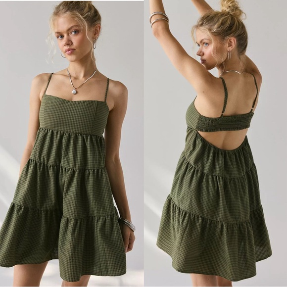 Kimchi Blue Dresses & Skirts - Urban Outfitters Kimchi Blue Zosia Tiered Babydoll Mini Dress, Green, Size S